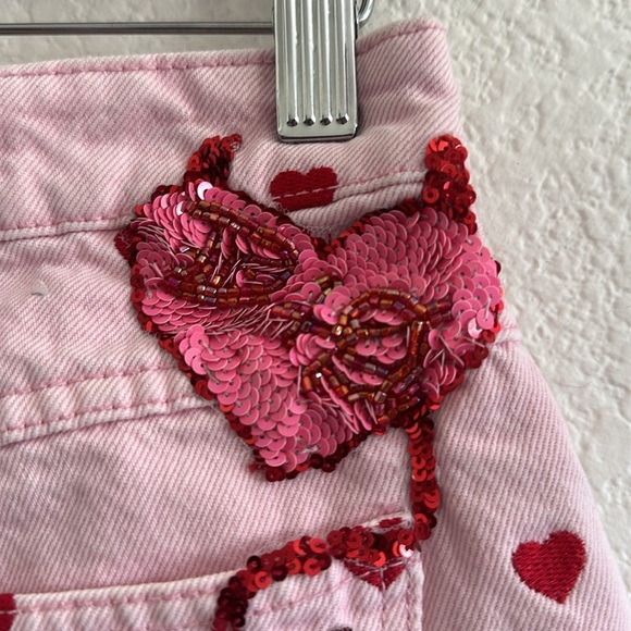 ABRAND × DYSPNEA CLAUDIA DENIM CUT OFF
SHORTS PINK HEART - Picture 8 of 11